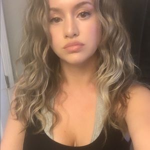 Meet your Posher, Stephanie